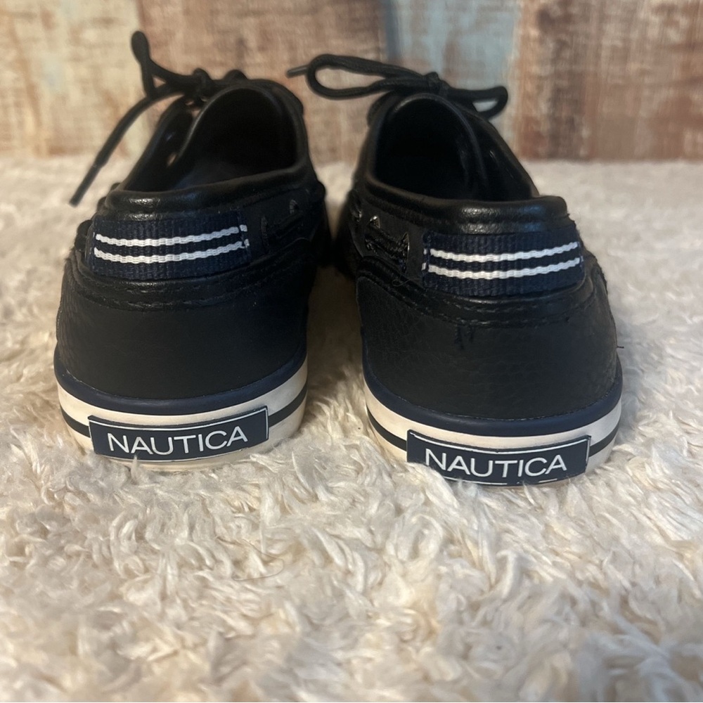 Boys shoes